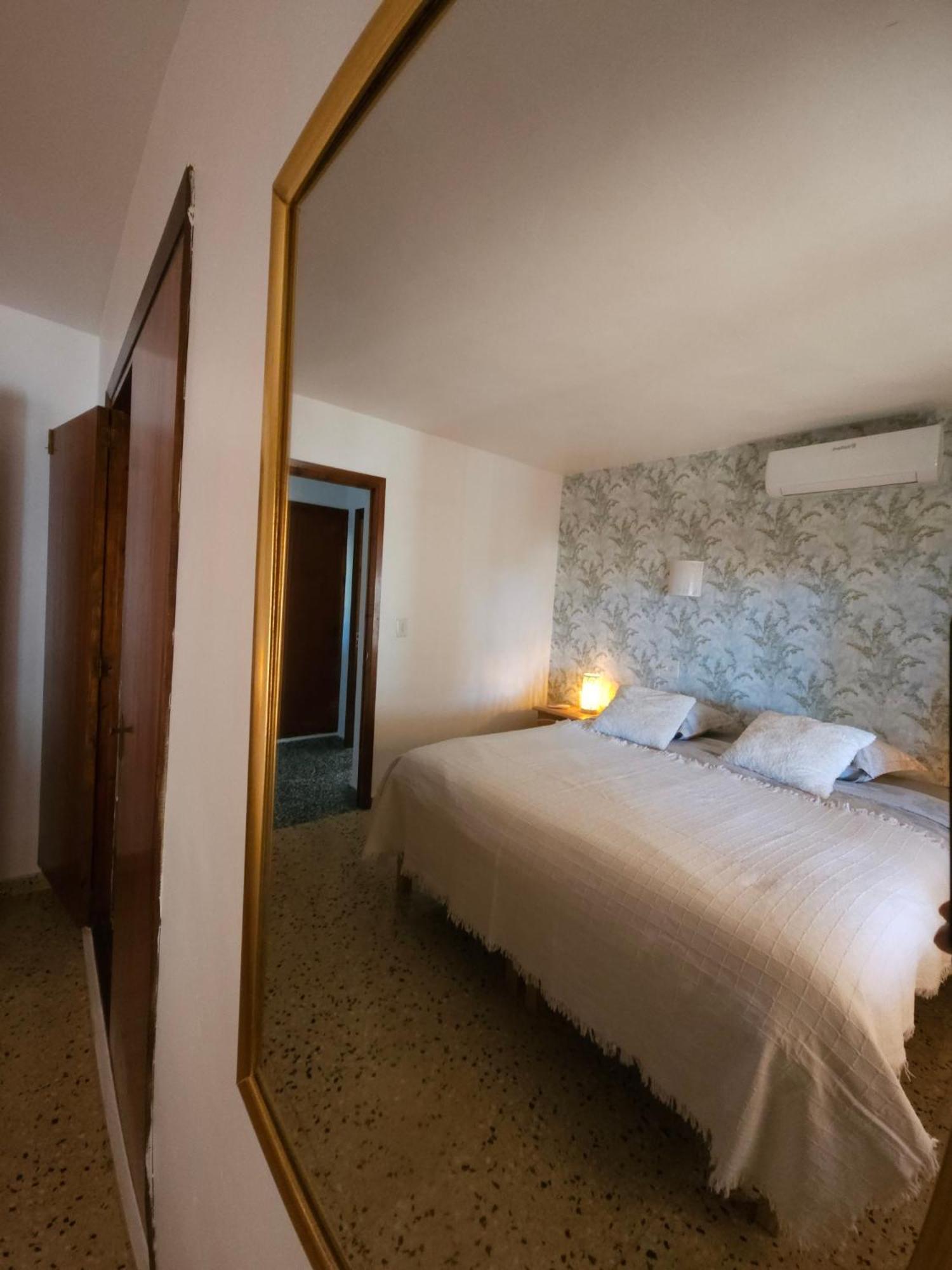 Casa Veintiuno En Calp Apartment Cameră foto